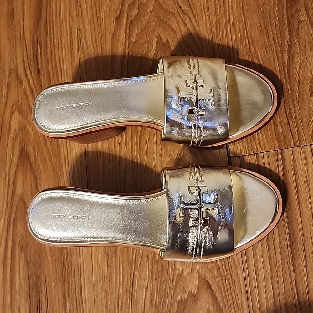 Tory Burch Everly Block Heel - Picture 8 of 12